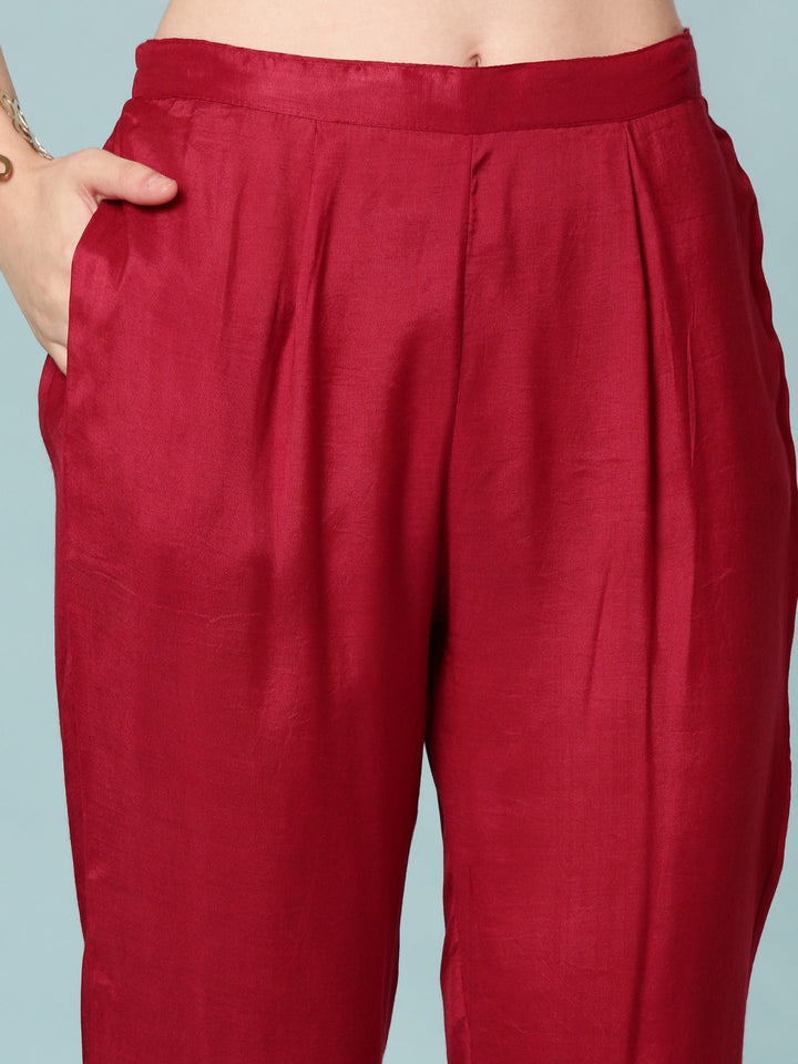 Neerus Maroon Chinon suit set - detail view 3