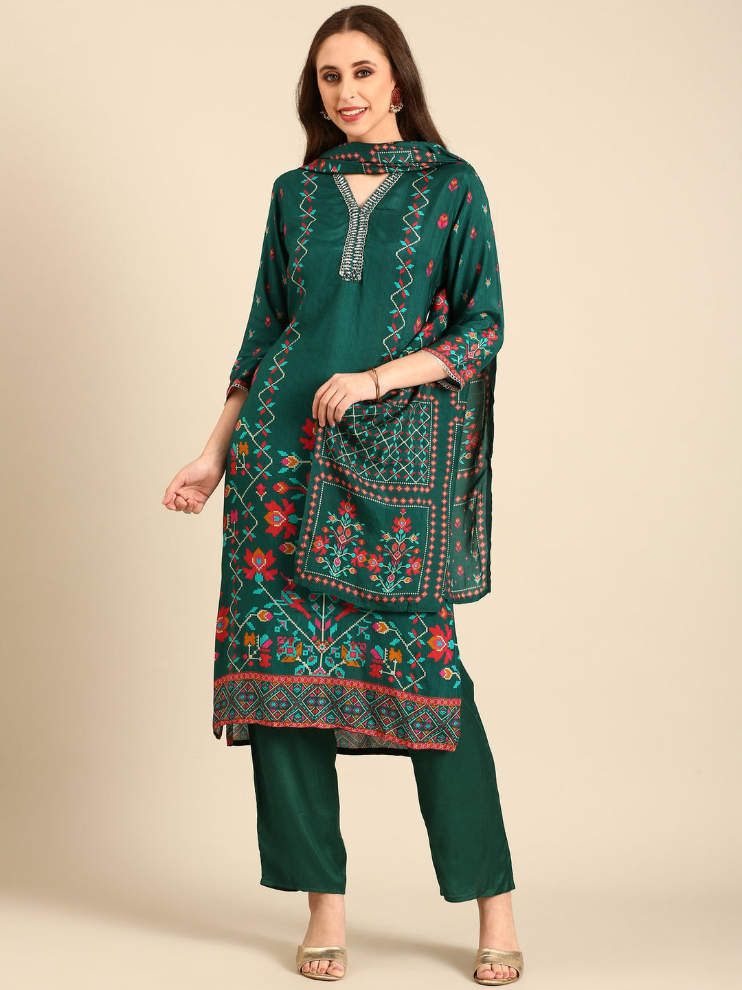 Neerus Green muslin digital printed suit set - back view
