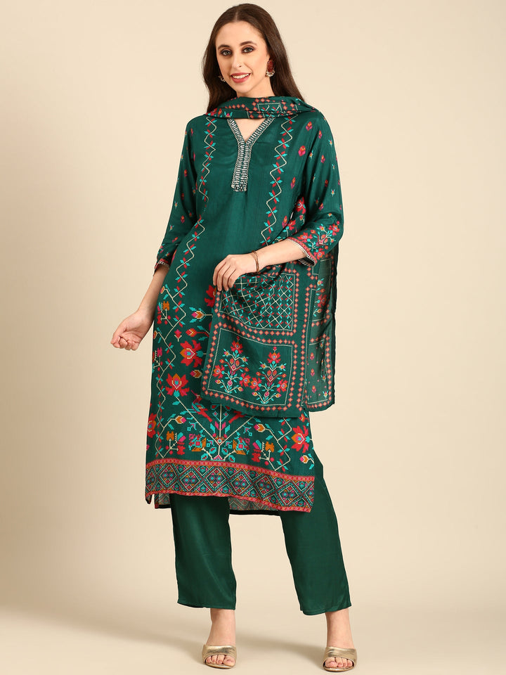 Neerus Green muslin digital printed suit set - back view