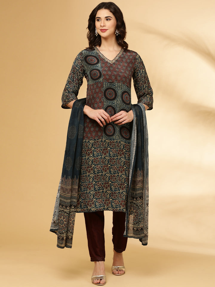 Neerus Brown crepe printed suit set - front view