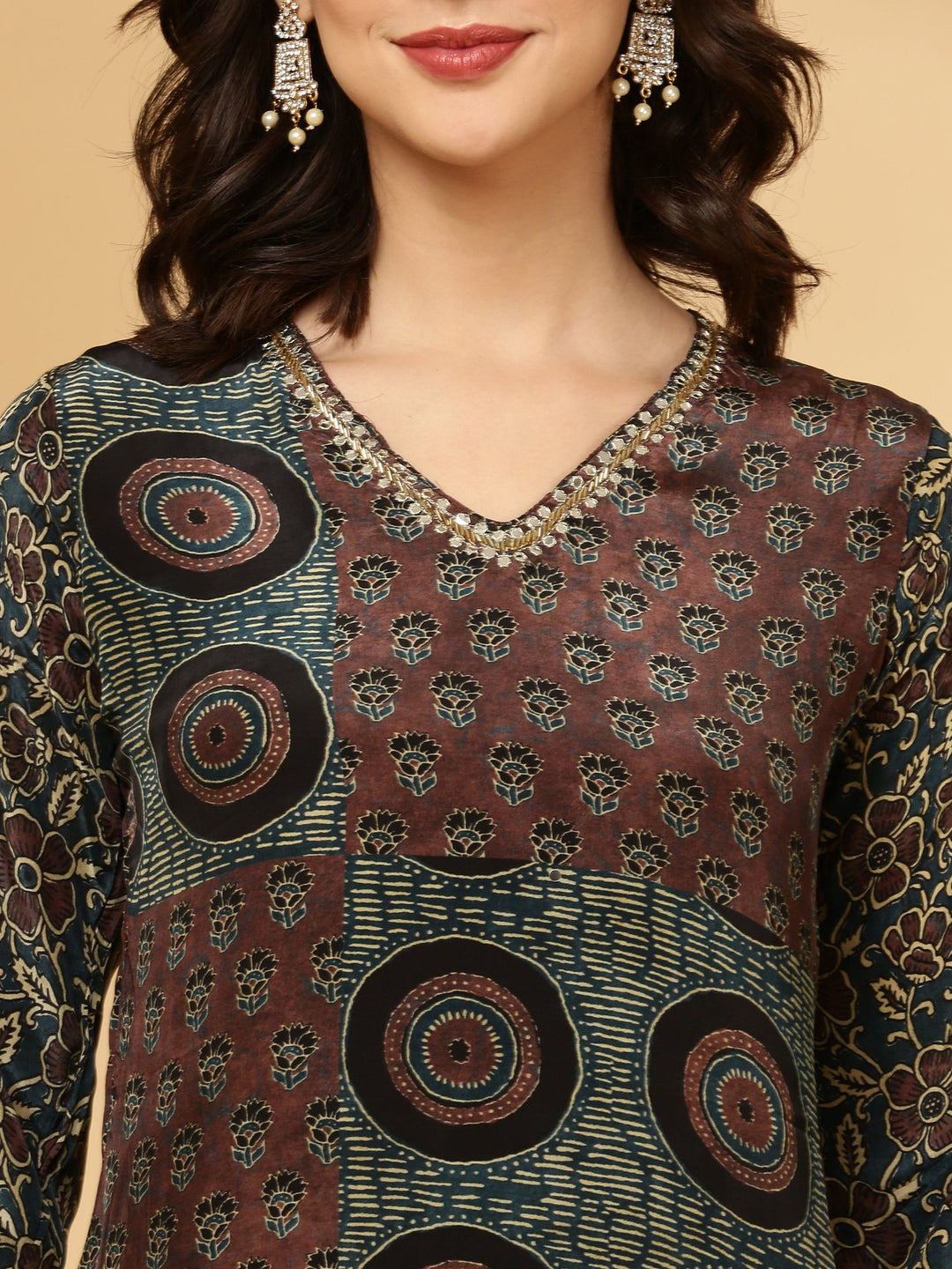 Neerus Brown crepe printed suit set - detail view 1