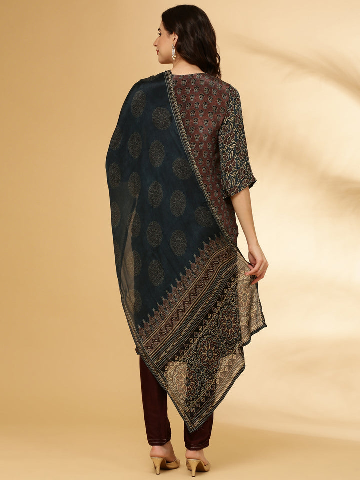 Neerus Brown crepe printed suit set - side view