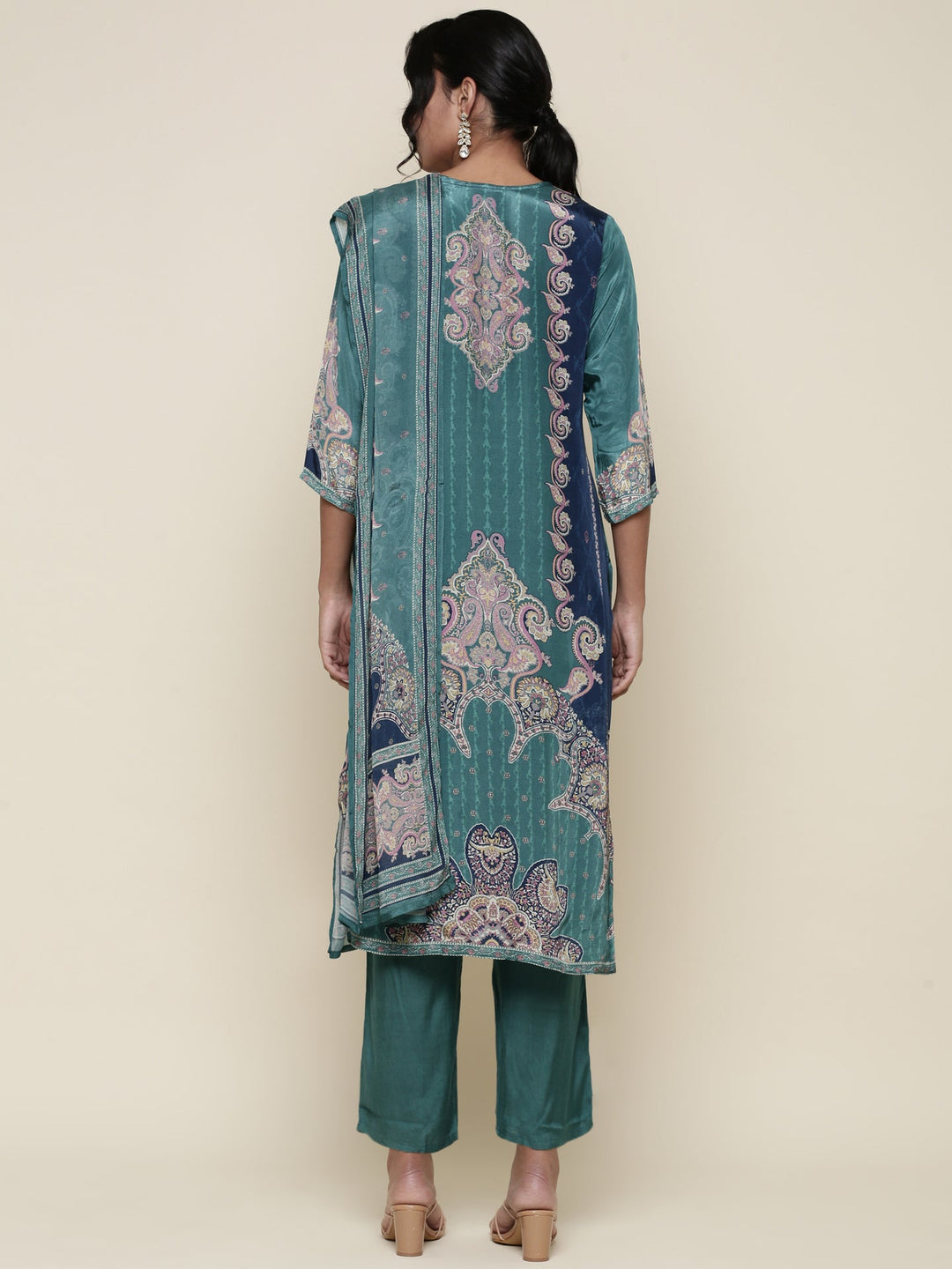 Neerus Green crepe digital printed suit set - side view