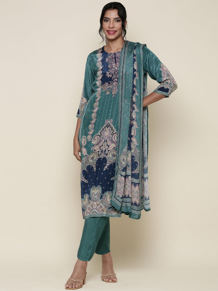 Neerus Green crepe digital printed suit set - front view