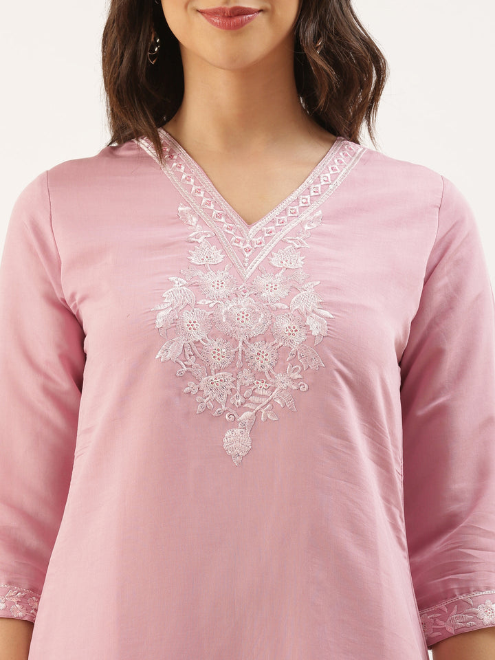 Neerus Pink modal embroidered suit set - detail view 1