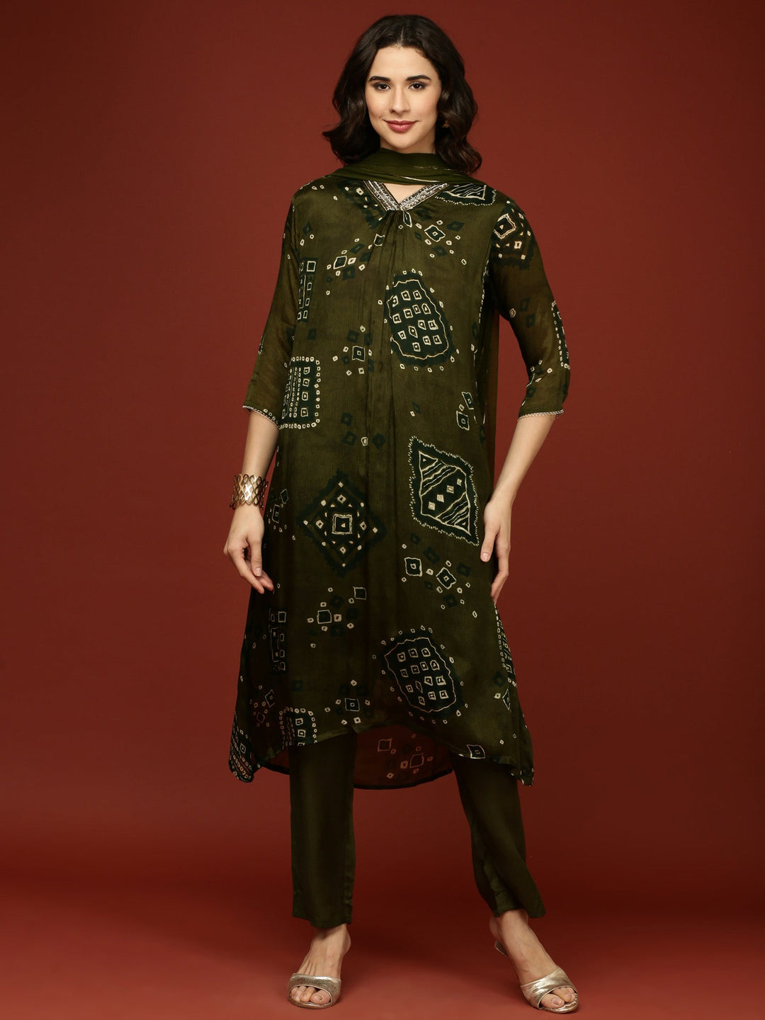 Neerus Green Chinon printed suit set - front view