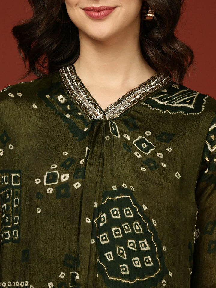 Neerus Green Chinon printed suit set - detail view 1