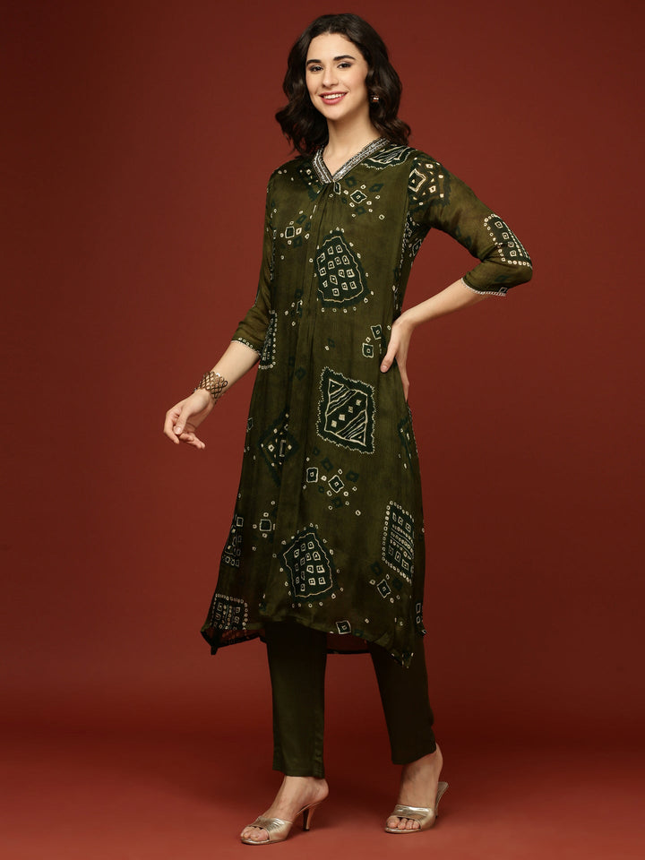 Neerus Green Chinon printed suit set - back view