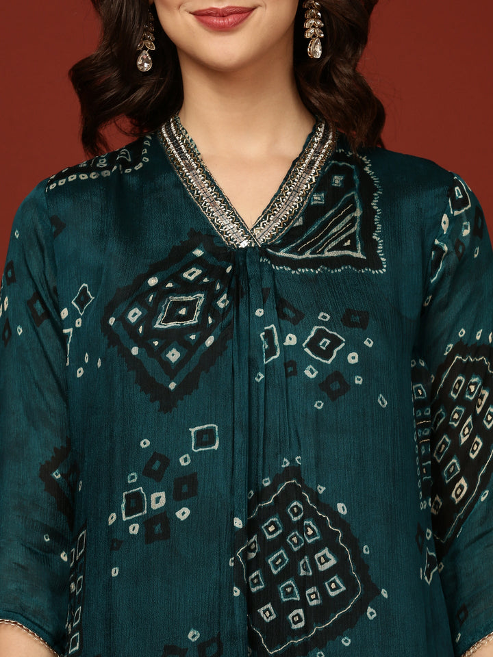 Neerus Green Chinon Printed Suit Set - detail view 1