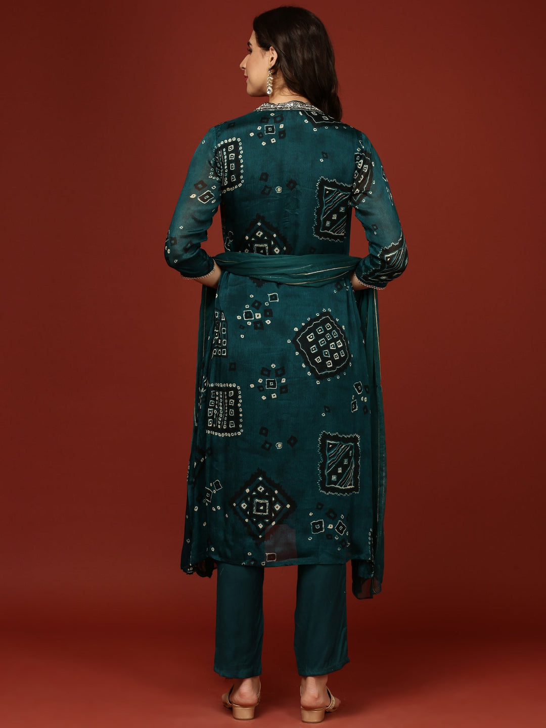 Neerus Green Chinon Printed Suit Set - side view