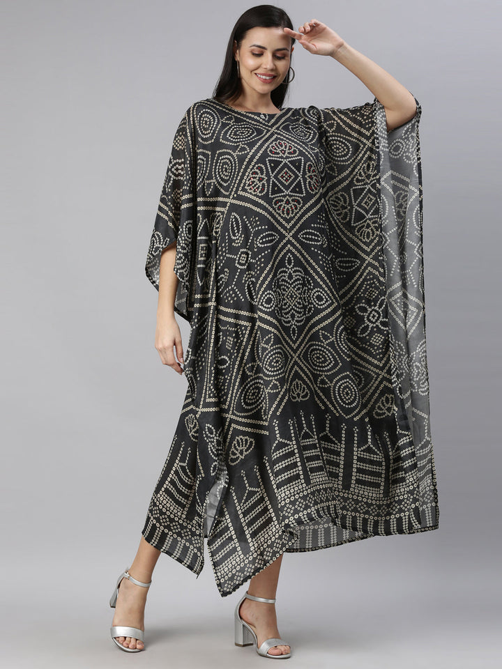 Neerus Green rayon printed kaftan dress - back view