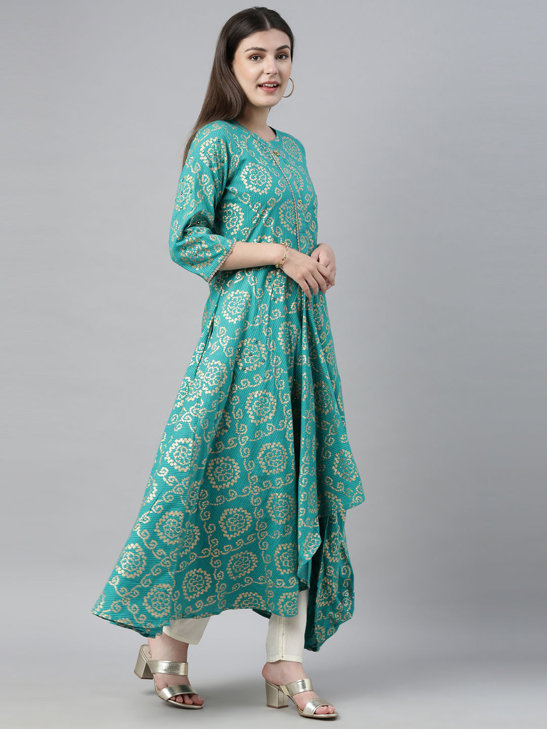 Neerus Green cotton bandhani printed kurta - side view