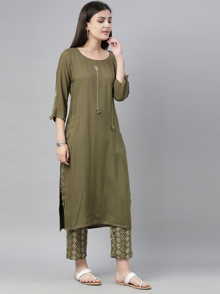 Neerus Green embroidered kurta set with trousers - back view