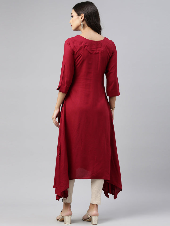 Neerus Maroon geometric printed kurta - side view