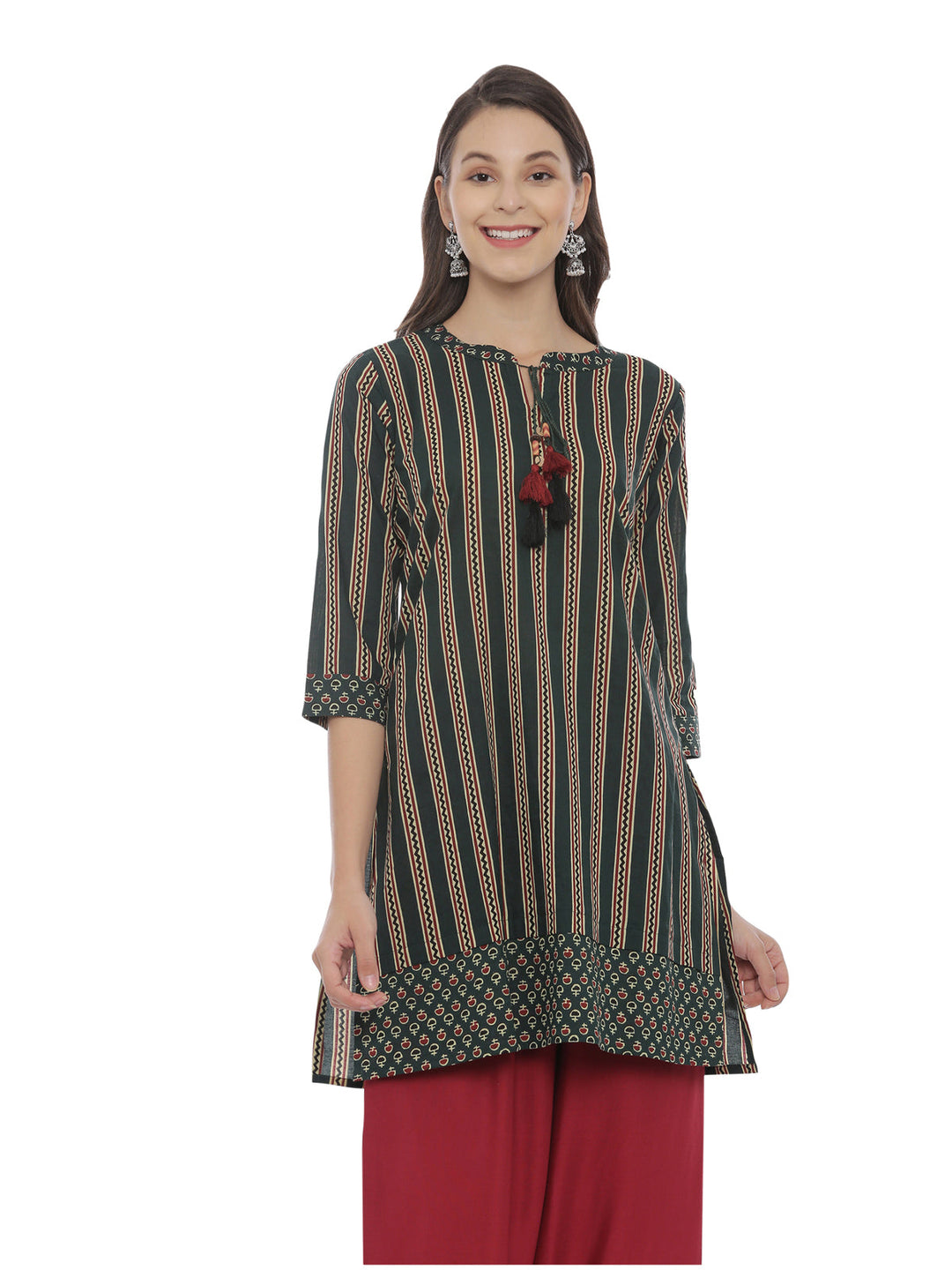 Neerus Green cotton printed straight kurta - front view