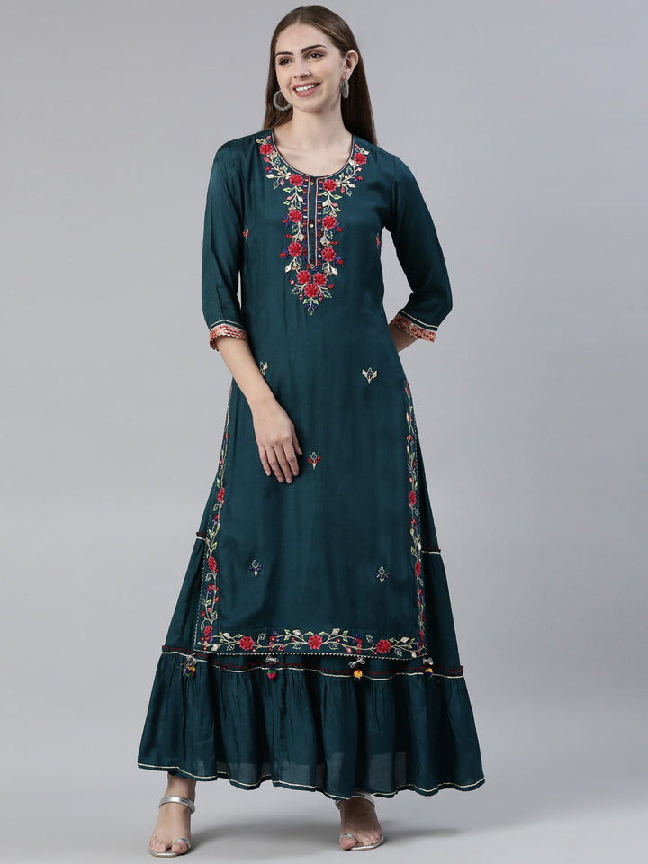 Neerus Green Shantoon Thread Embroidered Kurti - front view