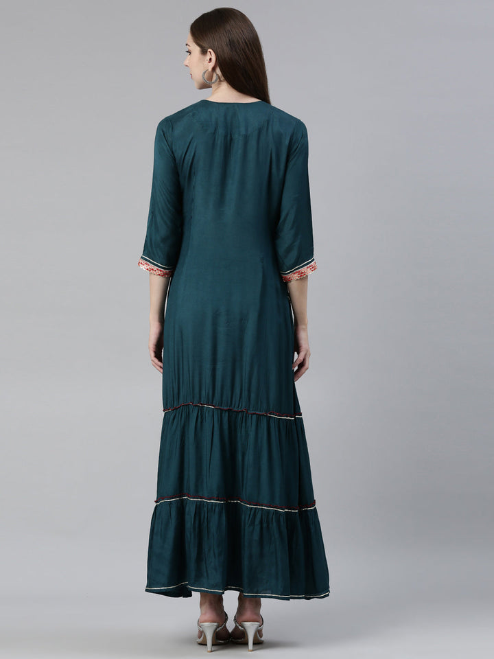 Neerus Green Shantoon Thread Embroidered Kurti - side view