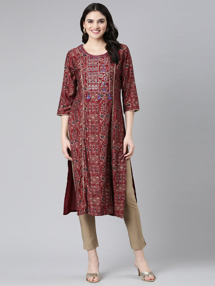 Neerus Maroon muslin printed straight kurti - detail view 2