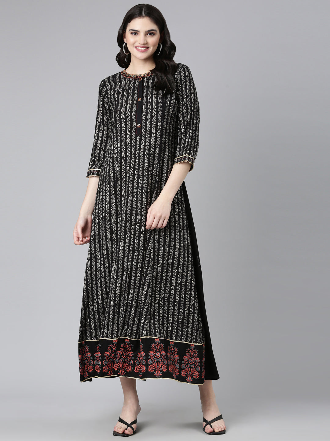 Neerus Black printed straight dress - detail view 2