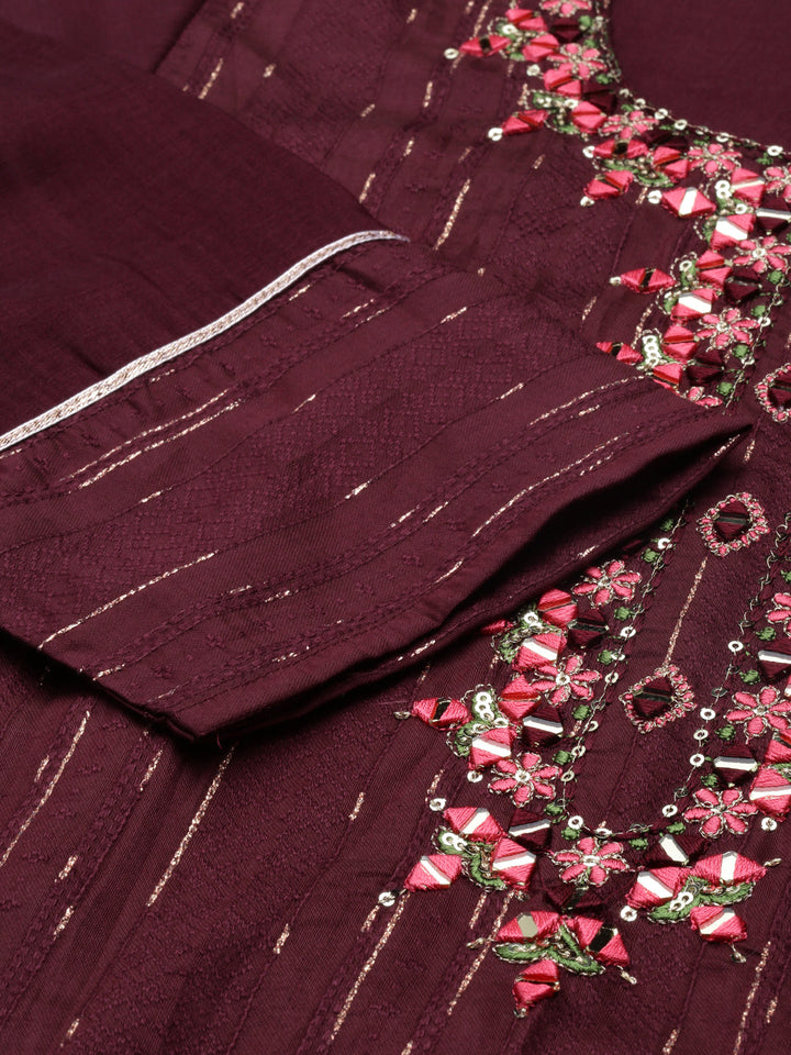 Neerus Maroon cotton mirror work anarkali kurta - detail view 2