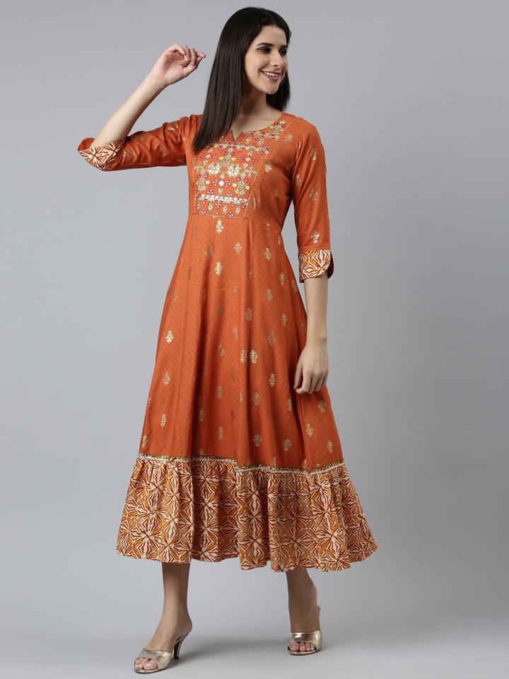 Neerus Orange embroidered straight dress - detail view 2