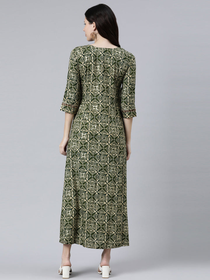 Neerus Green Rayon Dress - side view
