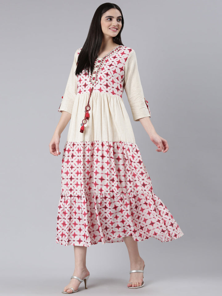Neerus Pink rayon printed straight dress - detail view 2