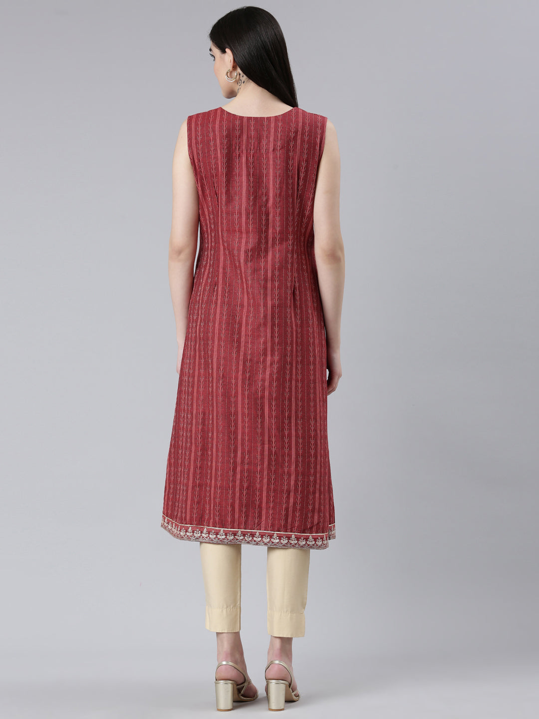 Neerus Maroon slub cotton printed A-line kurti - side view