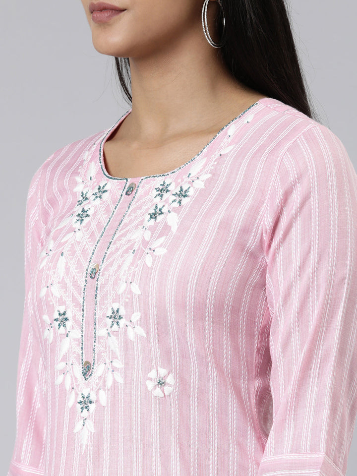 Neerus Pink viscose rayon printed straight kurti - detail view 2