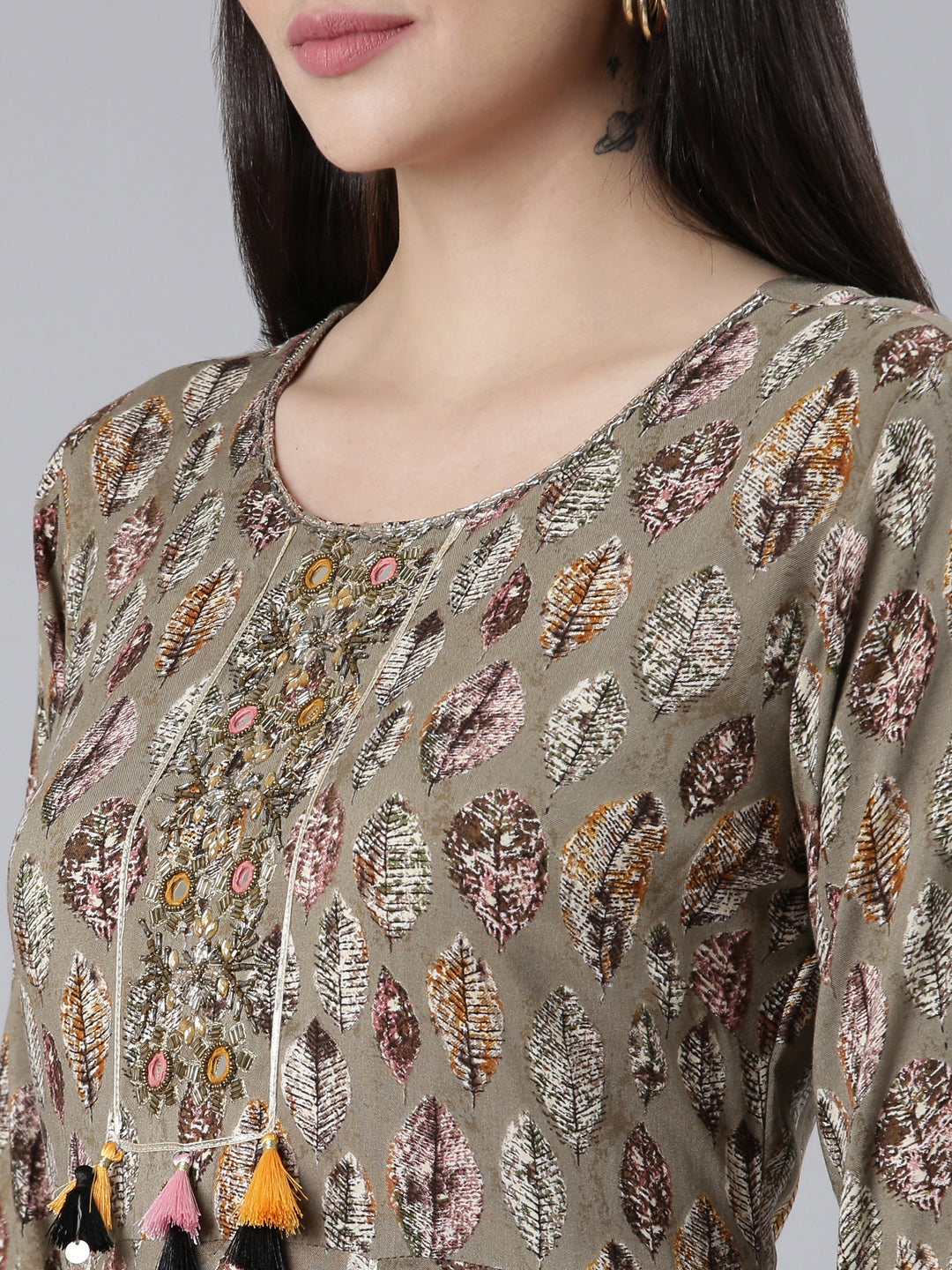 Neerus Brown cotton printed straight dress - detail view 1