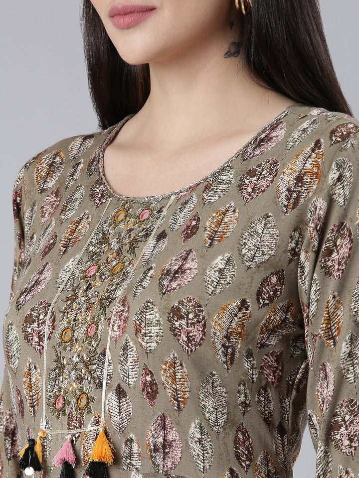 Neerus Brown cotton printed straight dress - detail view 1