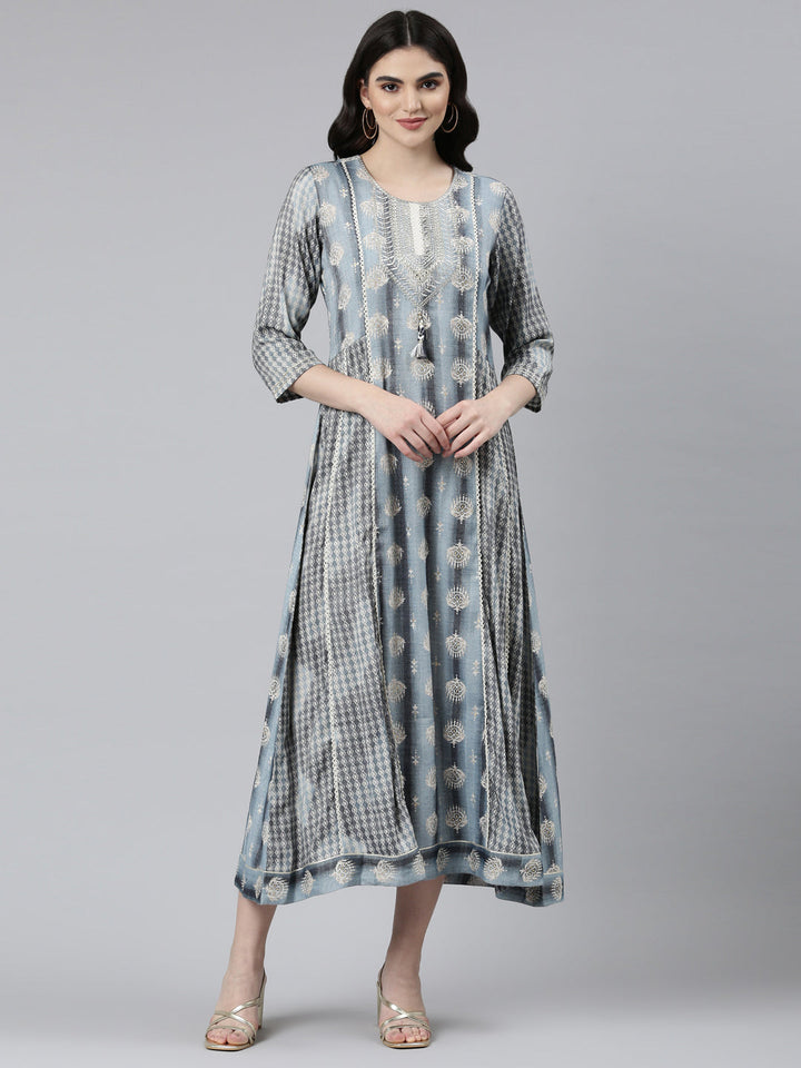 Neerus Grey slub cotton printed straight dress - front view