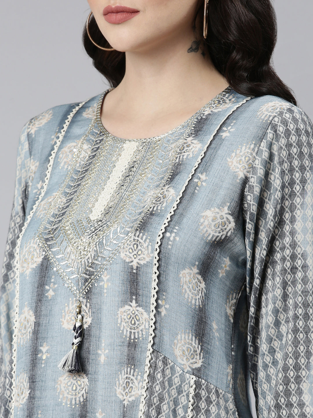Neerus Grey slub cotton printed straight dress - detail view 1