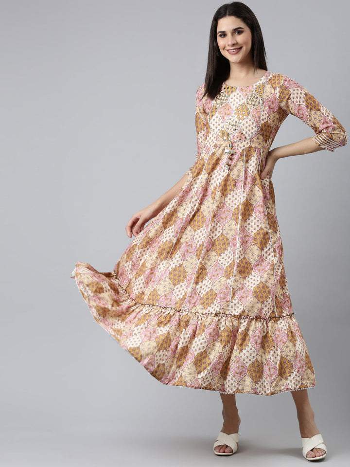 Neerus Yellow Shantoon Printed Straight Dress - detail view 2