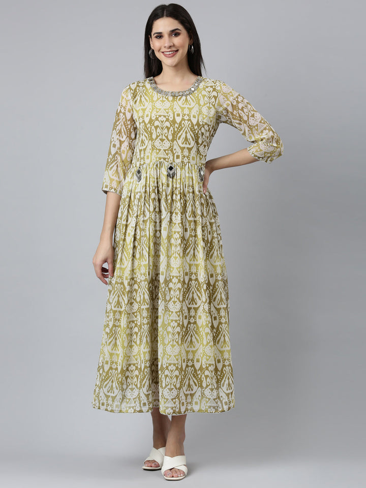 Neerus Green Straight Casual Printed Dress