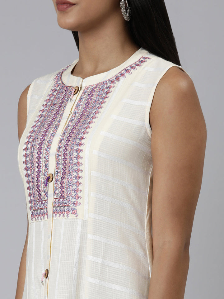 Neerus Beige Viscose Rayon Thread Embroidered Kurti - detail view 1