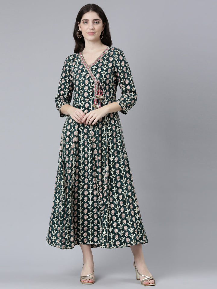 Neerus Green printed straight dress - front view