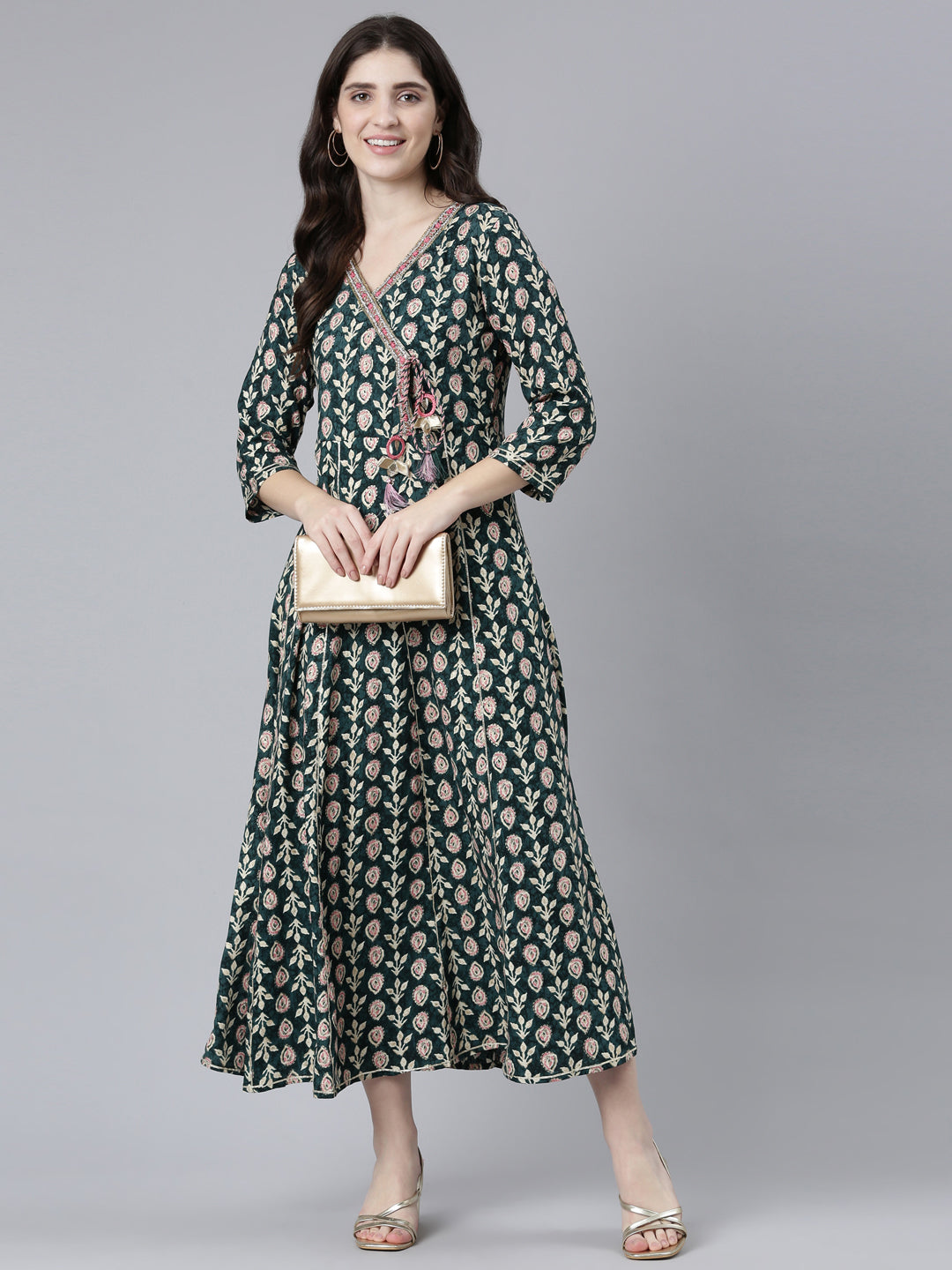 Neerus Green printed straight dress - detail view 2