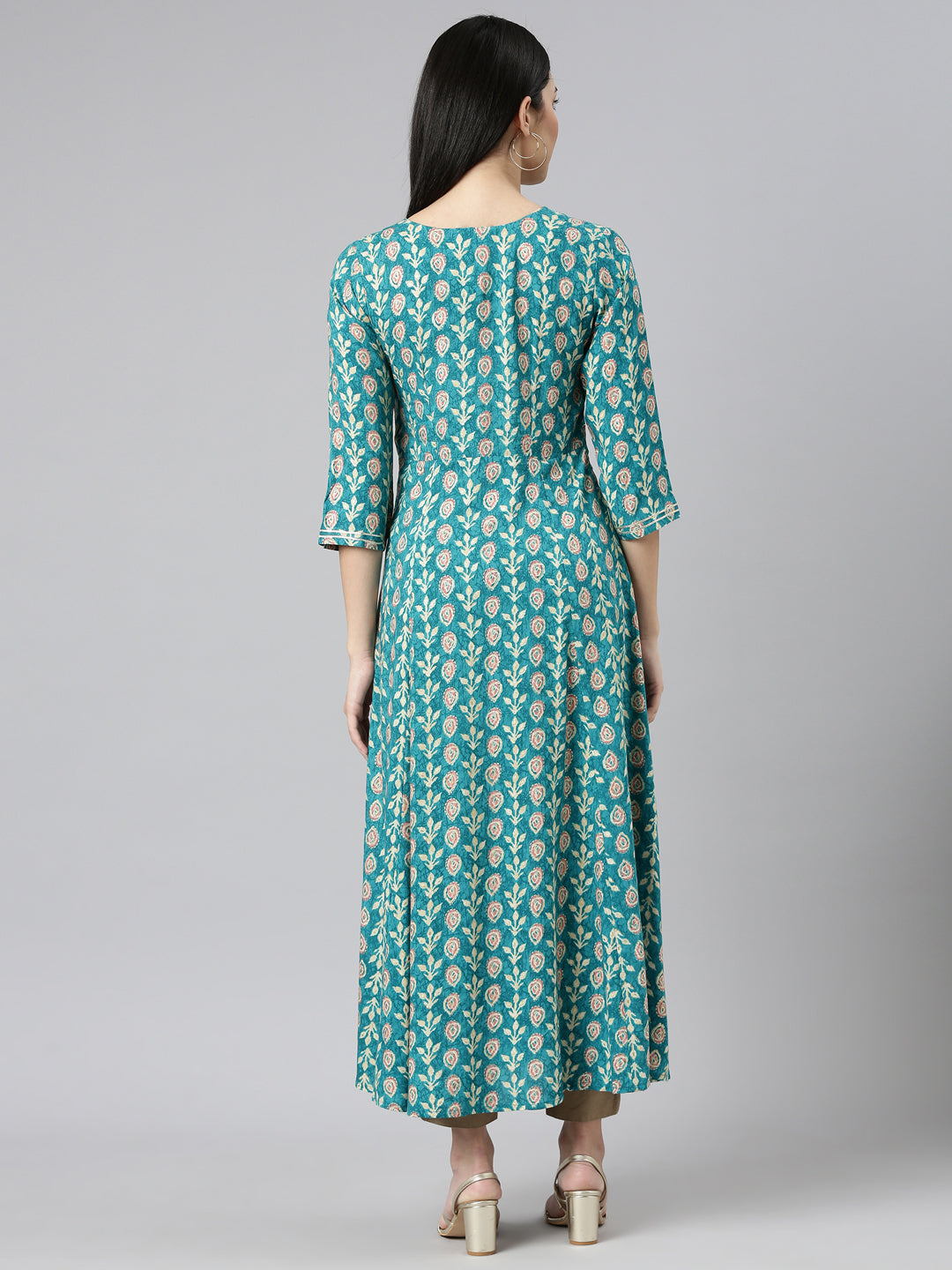 Neerus Green printed straight dress - side view