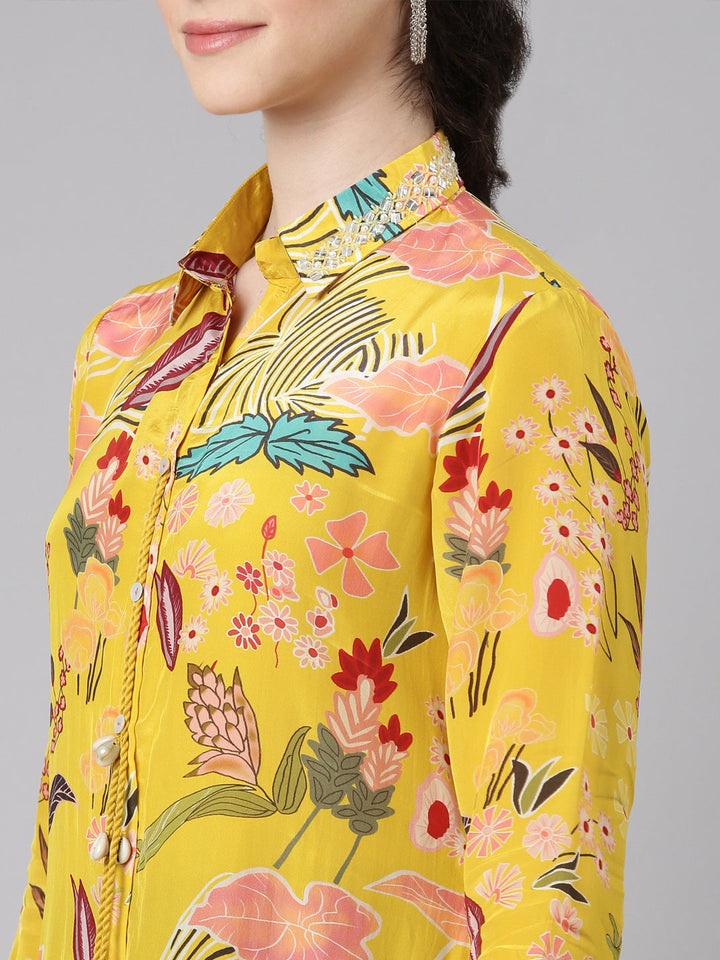 Neerus Yellow viscose rayon printed straight kurta - detail view 1