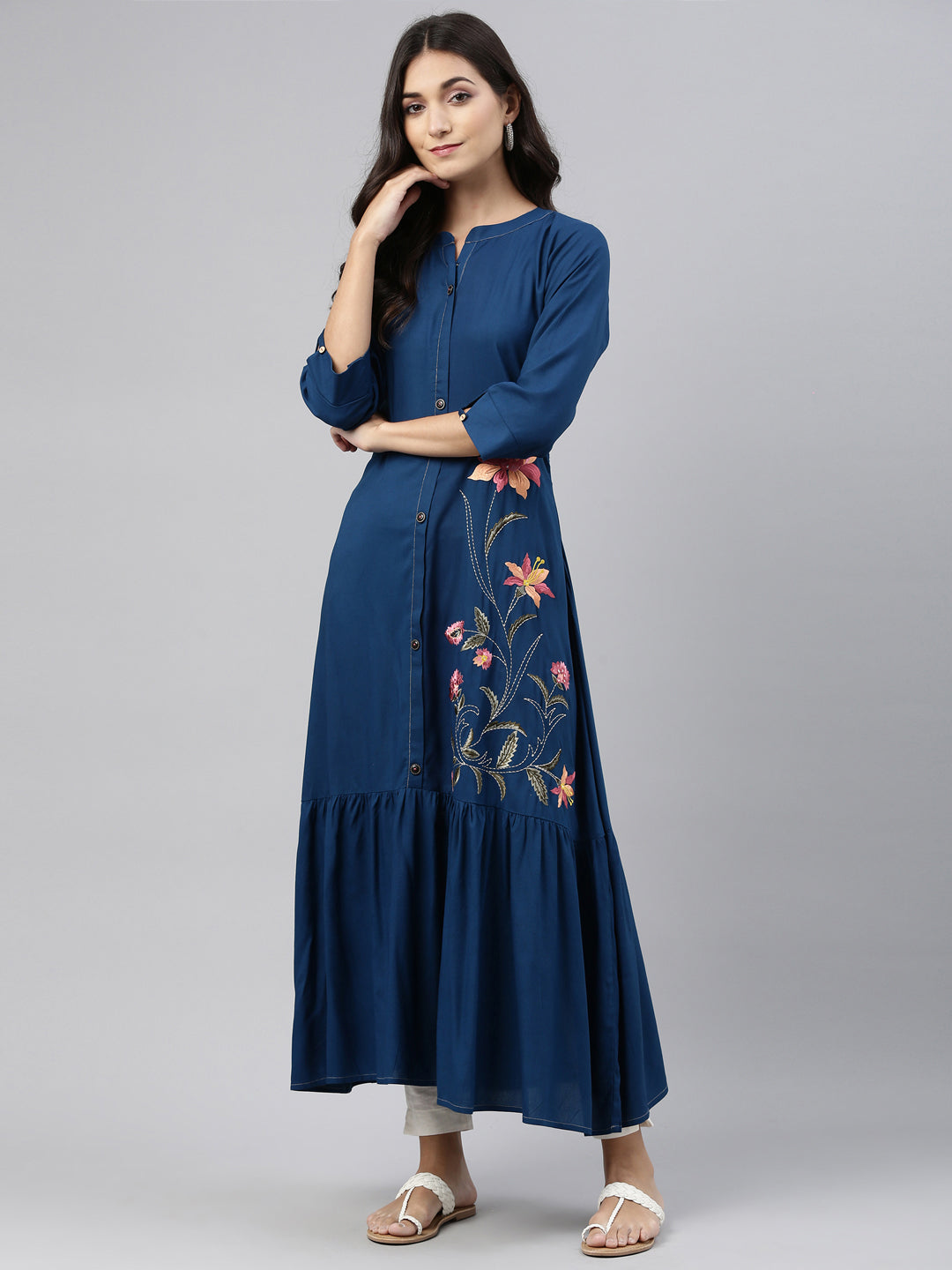Neerus Blue embroidered floral kurta - detail view 2