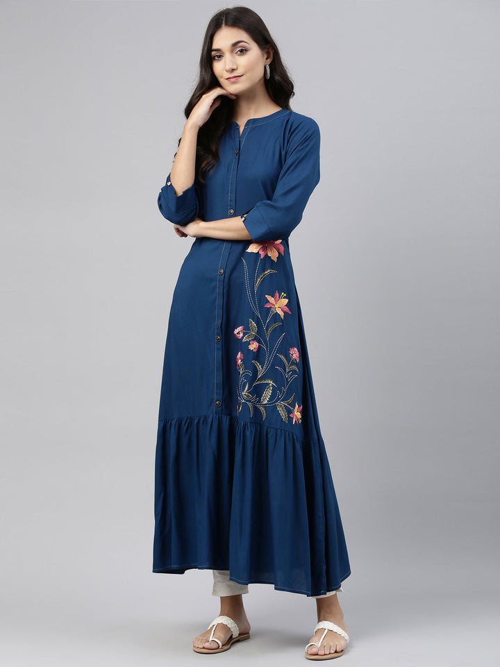 Neerus Blue embroidered floral kurta - detail view 2