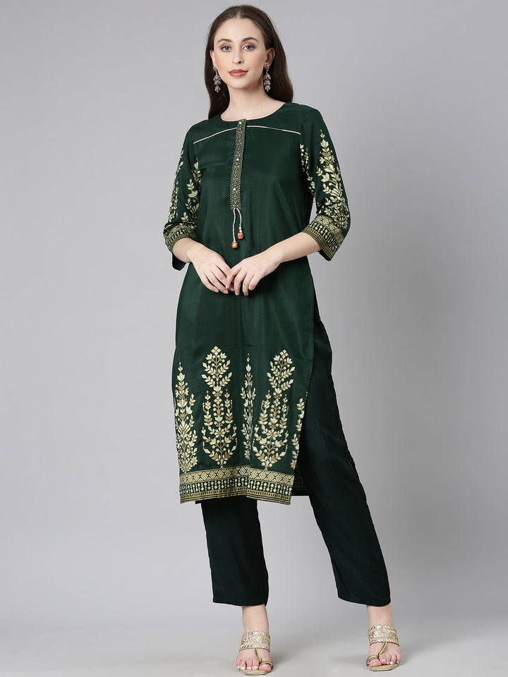 Neerus Green Casual Solid Straight Kurtas