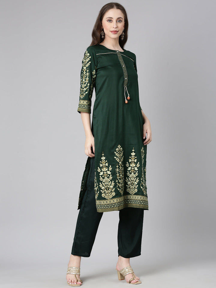 Neerus Green Casual Solid Straight Kurtas