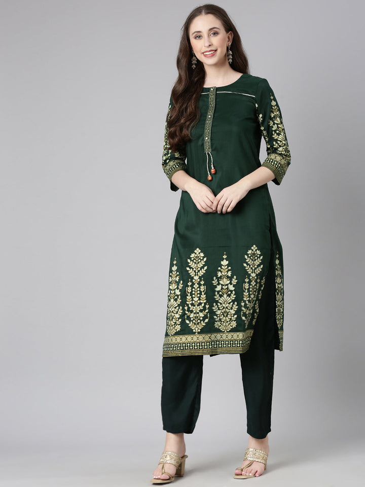 Neerus Green Casual Solid Straight Kurtas