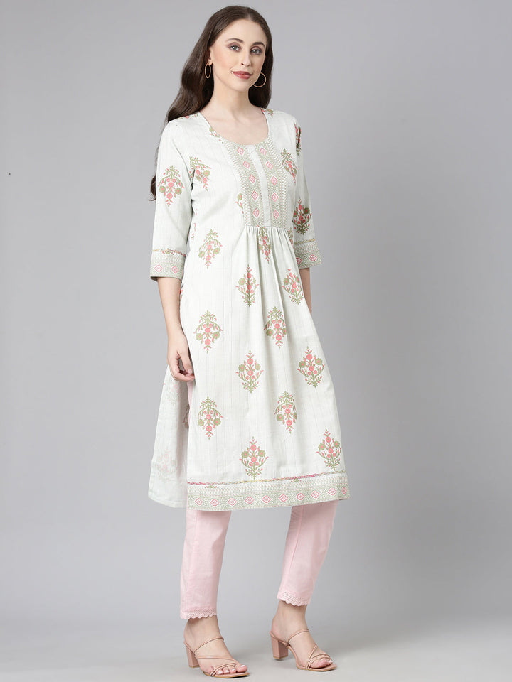 Neerus Green Casual Floral Straight Kurtas