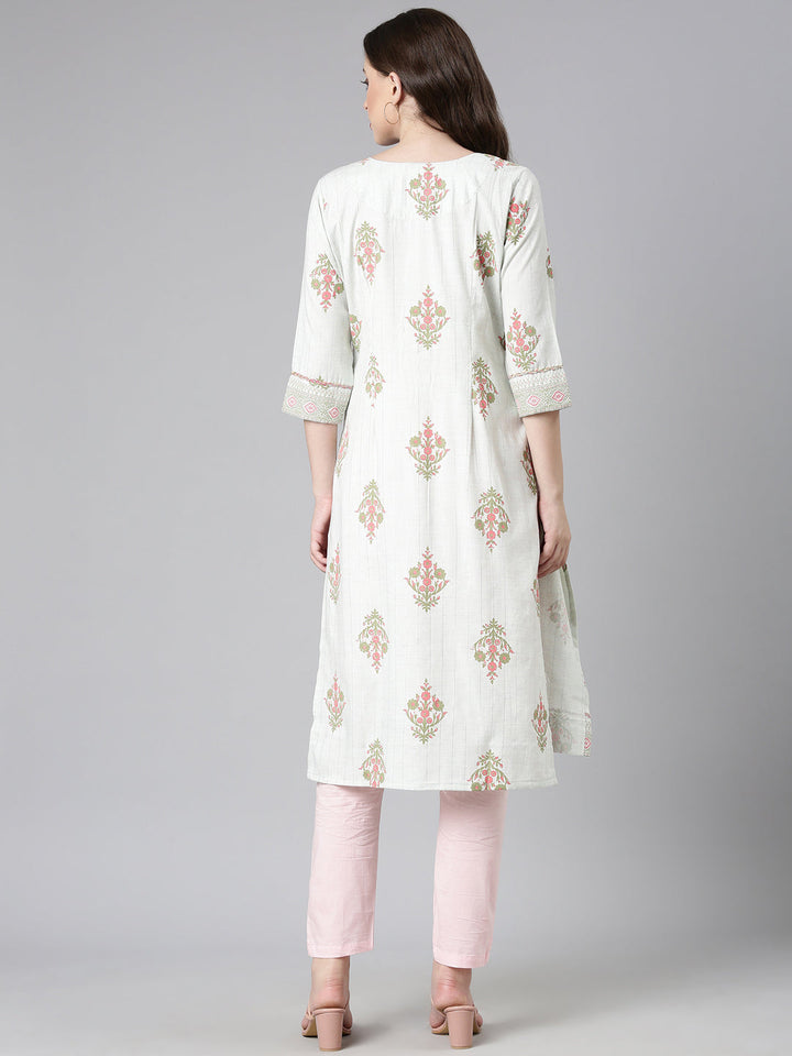 Neerus Green Casual Floral Straight Kurtas