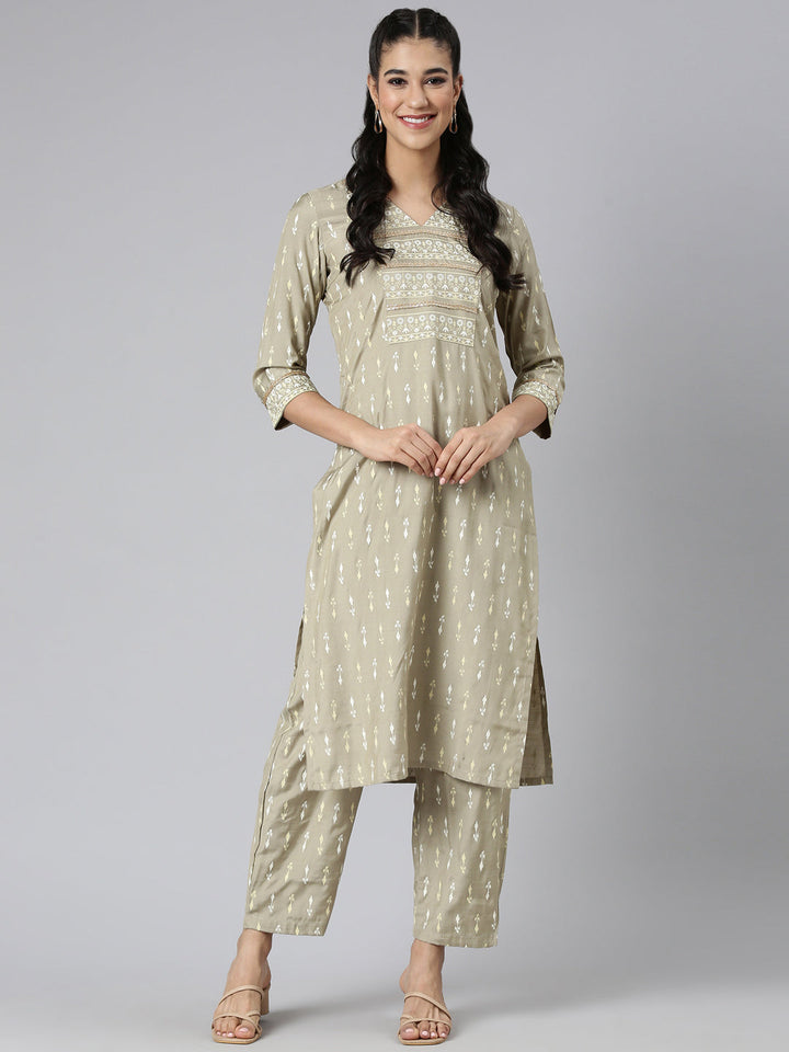 Neerus Green Printed Straight Kurta and Trousers