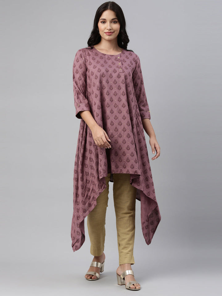 Neerus Pink cotton printed A-line kurti asymmetric hem - detail view 4