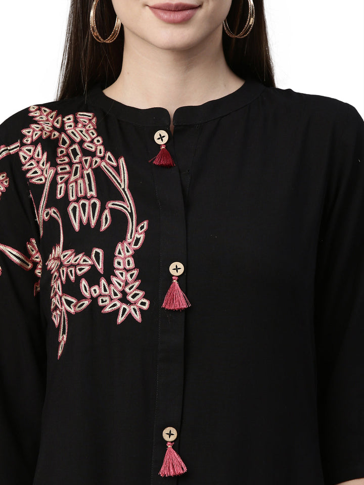 Neerus Black rayon straight kurta - back view